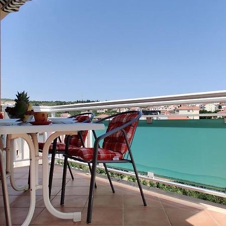 Apartment Dea Трогір Екстер'єр фото