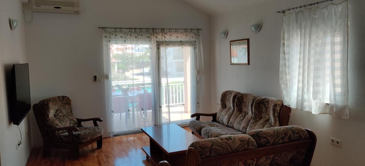 Apartment Dea Трогір Екстер'єр фото