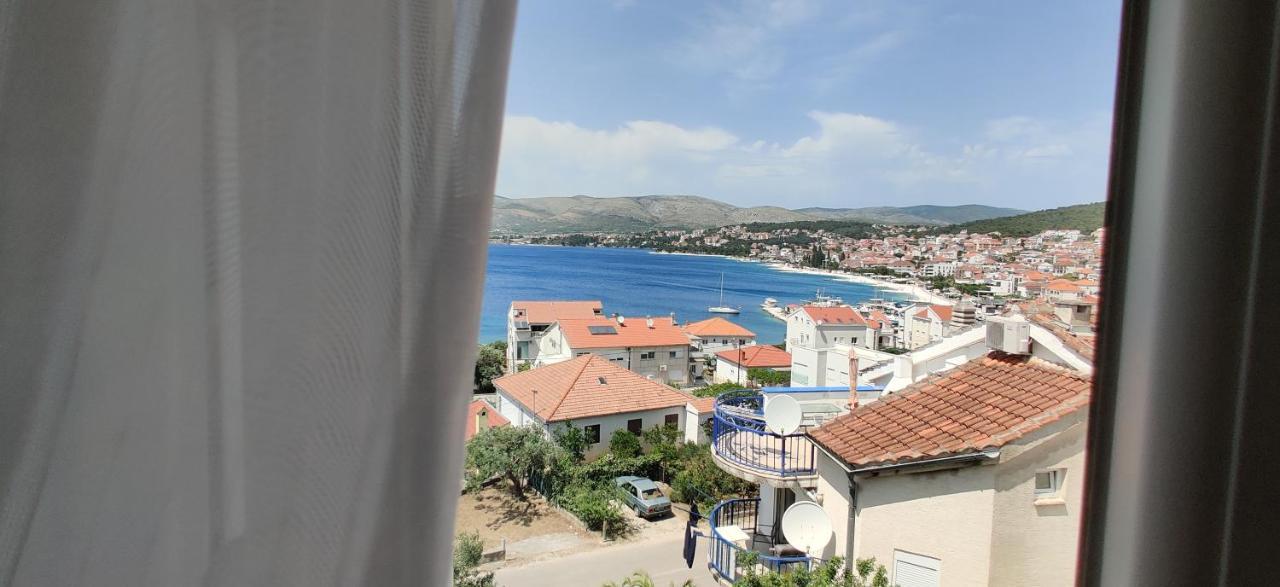 Apartment Dea Трогір Екстер'єр фото